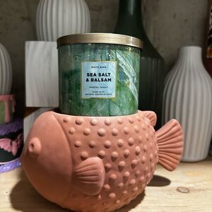 White Barn Green Marble Sea Salt & Balsam Candle with Gold Lid